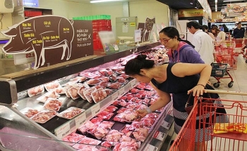 Giá thịt lợn hôm nay 10/5: Xuống thấp nhất trong 12 tháng qua, miền Trung thấp kỷ lục