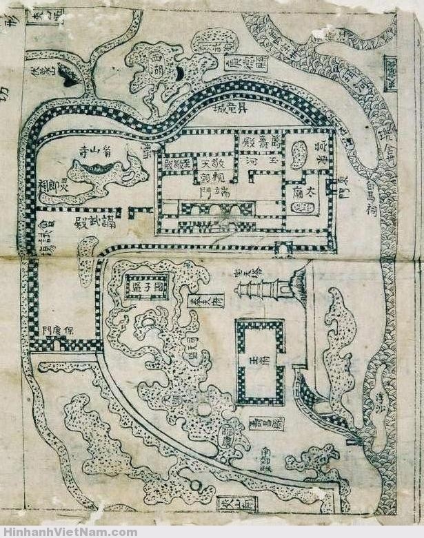 Bản đồ thành Thăng Long theo Hồng Đức Địa Dư - 1490, với sông Cái bên mặt Đông, sông Tô Lịch mặt Bắc và Tây.