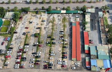 Hà Nội: Nghịch lý đất xây trường bị bỏ hoang, làm bãi gửi xe còn học sinh phải bốc thăm để được đi học