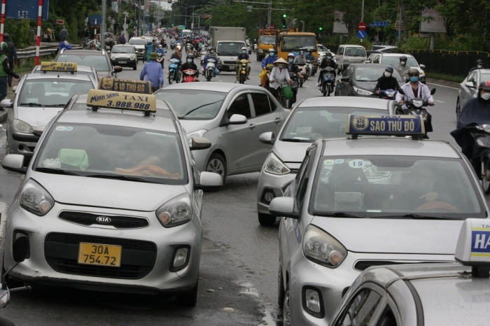 Hà Nội: Taxi, xe công nghệ