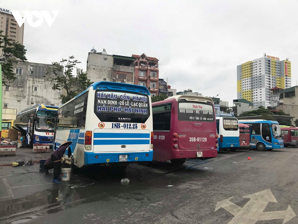 Vận tải khách đường bộ, hàng không và đường sắt vẫn còn nhiều “rào cản”