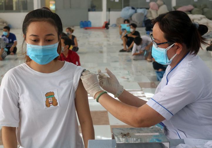 Tính đến 29/10, Việt Nam đã tiếp cận được hơn 107 triệu liều vaccine phòng COVID-19, đã tiêm được hơn 78 triệu liều. Gần 40% người dân trên 18 tuổi đã tiêm đủ 2 liều vaccine.