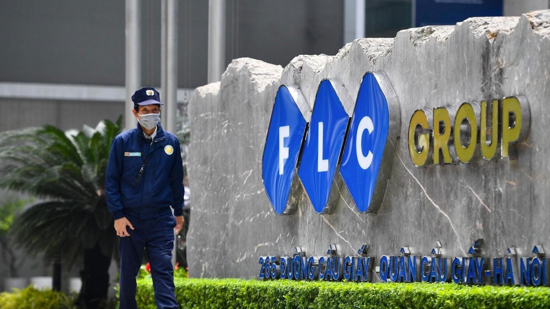 FLC và FLCHomes đã mua lại tòa Bamboo Airways từ Ngân hàng OCB và bán cho Công ty CP Gateway Hà Nội với giá 2.000 tỷ đồng.