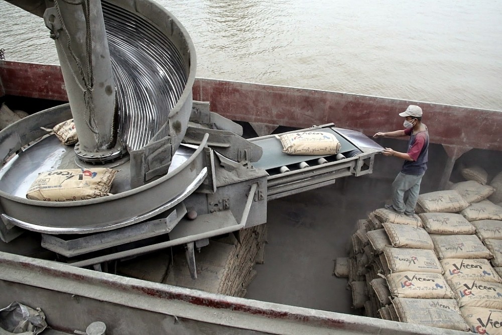 Xi măng, thép đồng loạt tăng giá - Doanh nghiệp Việt Nam