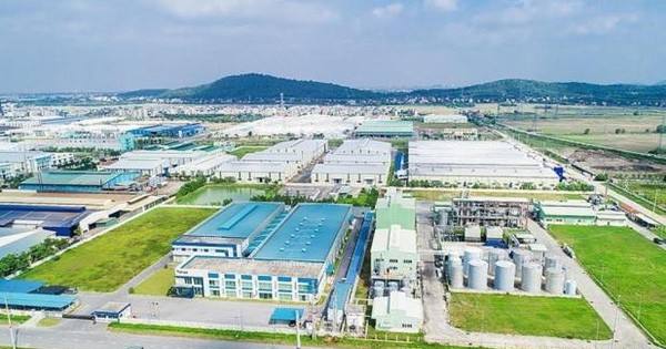 Tổng Công ty Phát triển Đô thị Kinh Bắc (Mã: KBC) từng bày tỏ sự quan tâm đến lĩnh vực đầu tư hạ tầng công nghiệp trên địa bàn tỉnh Lạng Sơn, đặc biệt tại KCN Đồng Bành ở huyện Chi Lăng.
