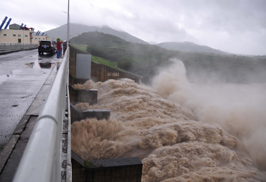 Phú Yên ngập sâu, gần 29.000 nhà chìm trong biển nước