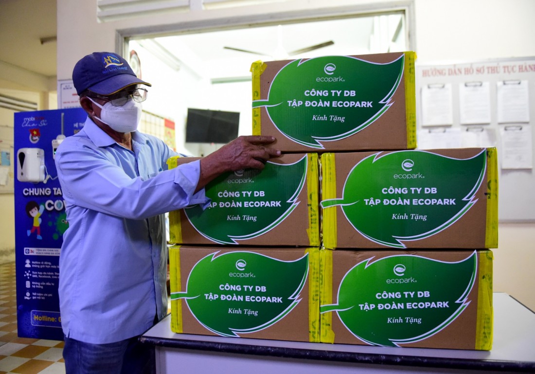 Thêm 1, 1 triệu viên thuốc Molnupiravir nhập khẩu được bàn giao ngay cho 17 tỉnh thành