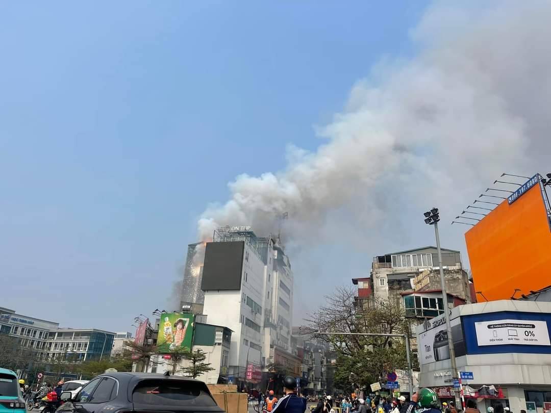 Cháy tòa nhà số 1 Ô Chợ Dừa